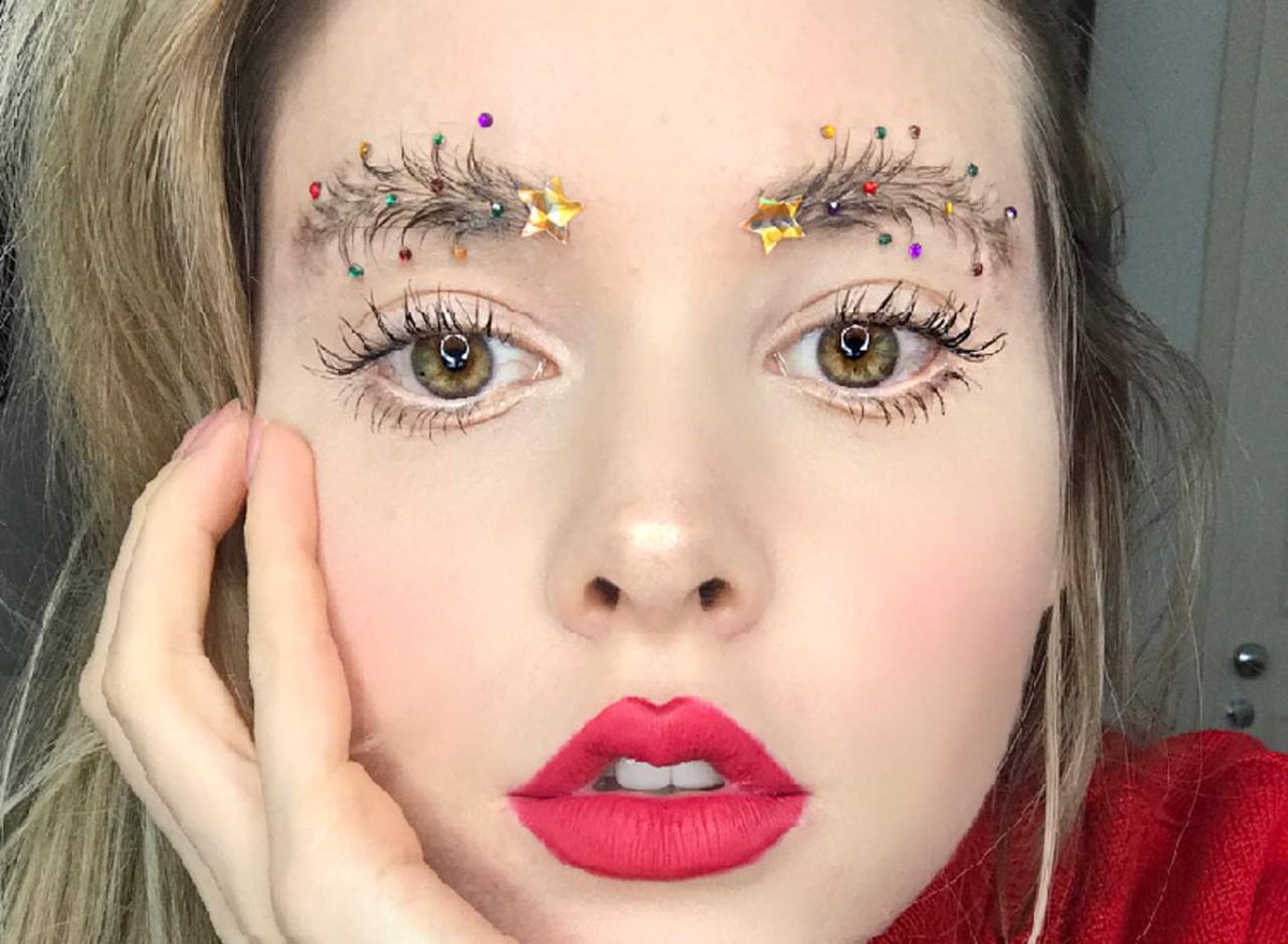 OraleQChiquito's tweet photo. Cejas navideñas, la tendencia de la temporada en Instagram
https://t.co/FrKWNIv7py https://t.co/C5rV0VO2lz
