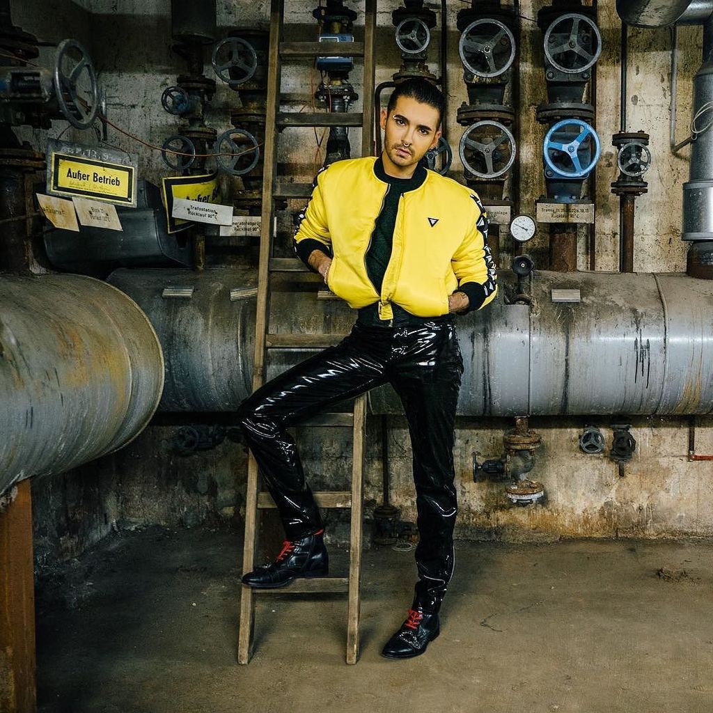 DQ6UQyuXUAIGvjZ.jpg (1024×1024)