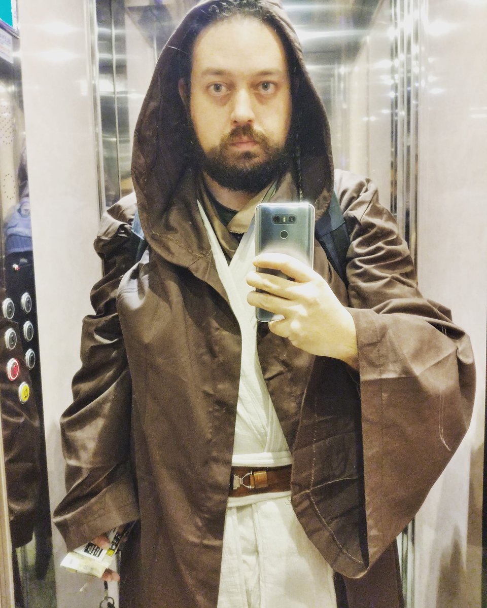 michelmurabito's tweet photo. Mercoledì, esce #StarWars, giornata lavorativa...
E si, se ve lo state chiedendo sto andando in ufficio così...
#beSpindox #lifeAtSpindox https://t.co/9gCh28pRAl