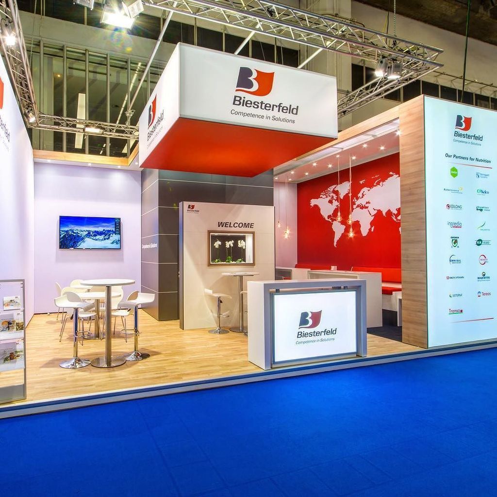 Hmb Messebau Ruckblick Fi Europe Stand 3 Von 6 Biesterfeld Fieurope17 Messe Marke Messe Messebau Hmb Like Inspiriert Messestand Messebauer Light Licht Lampen Bild Design Inszenierung Showroom Show Kunst