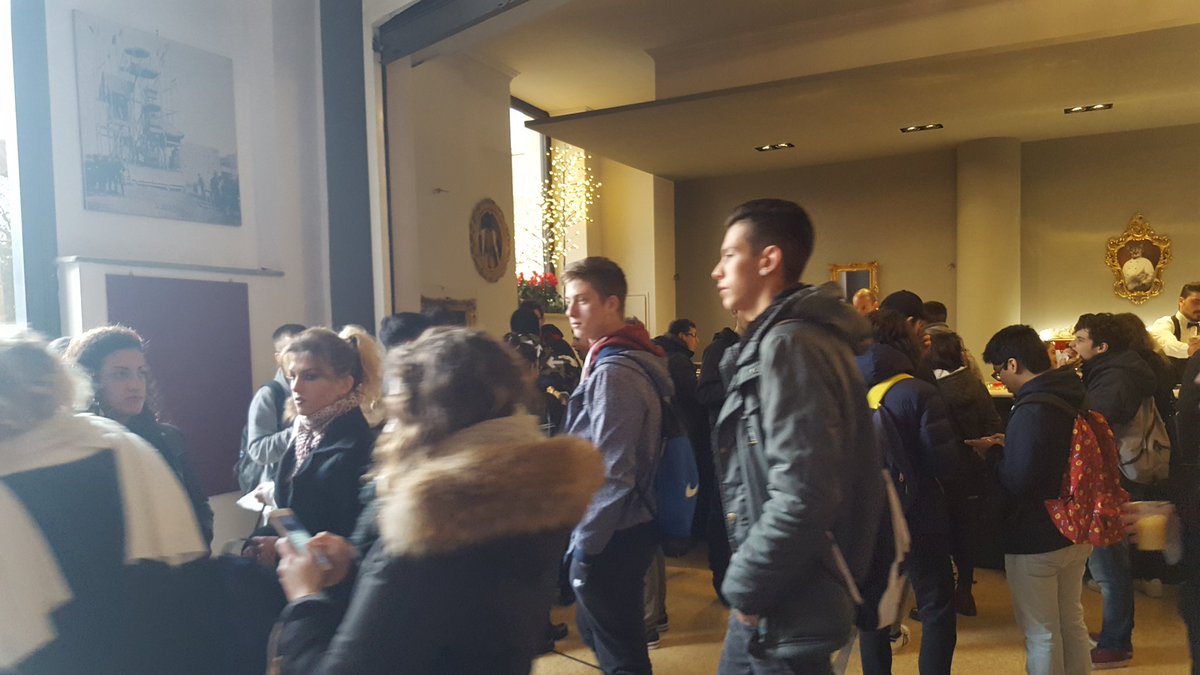 Spazi_Attivi's tweet photo. Tra poco la premiazione del #VideoContest #StartupperSchoolCompetition #SSA @RegioneLazio #scuole #lazio #studenti https://t.co/wiL3zCiNeo