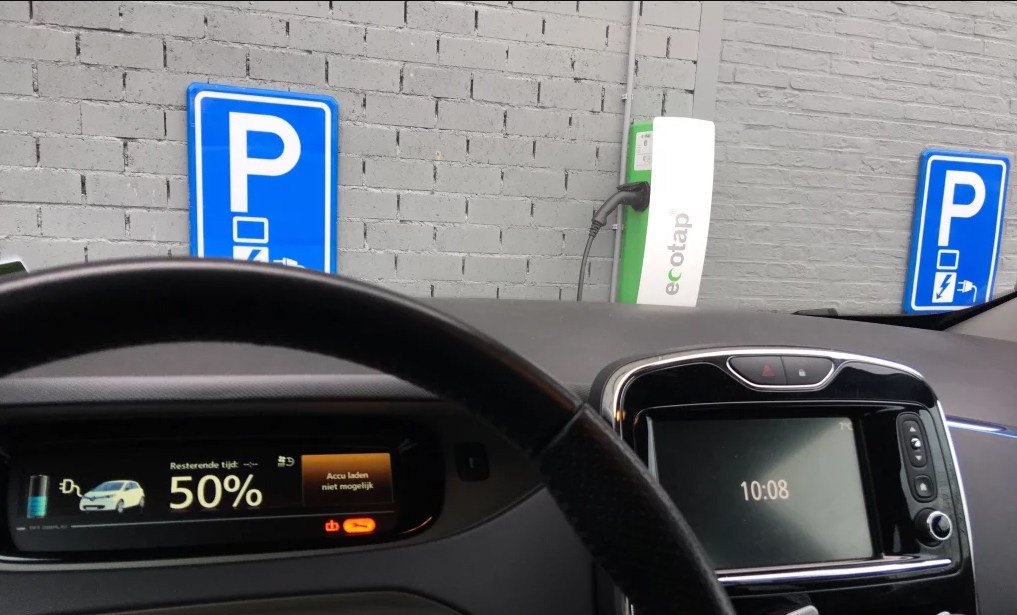 Elektrisch rijden, de laadoorlog blog.ecoleon.nl/2017/12/13/ele…
