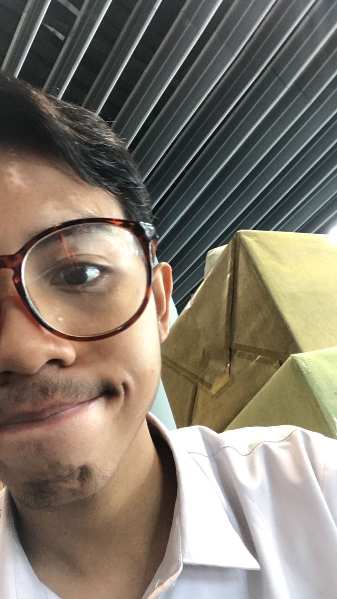 muhsiinabdat's tweet photo. HAPPY BIRTHDAY @s_darean ! ππ may Allah bless you always n dpt ape yg kau nk eh .. #twinnings #decbabies https://t.co/9yLI0bW8mF