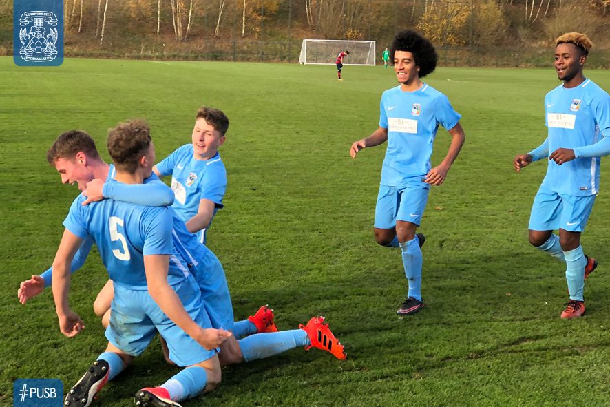 Coventry_City's tweet image. It's matchday for the #SkyBlues Under 18s!

They face Aston Villa at Villa Park tonight in the FA Youth Cup - kick-off is 7pm.

Admission tonight is £4 adults, £1 concessions ➡️ bit.ly/2kpJ7z6

Get along and support the lads @ccfc_academy! #PUSB