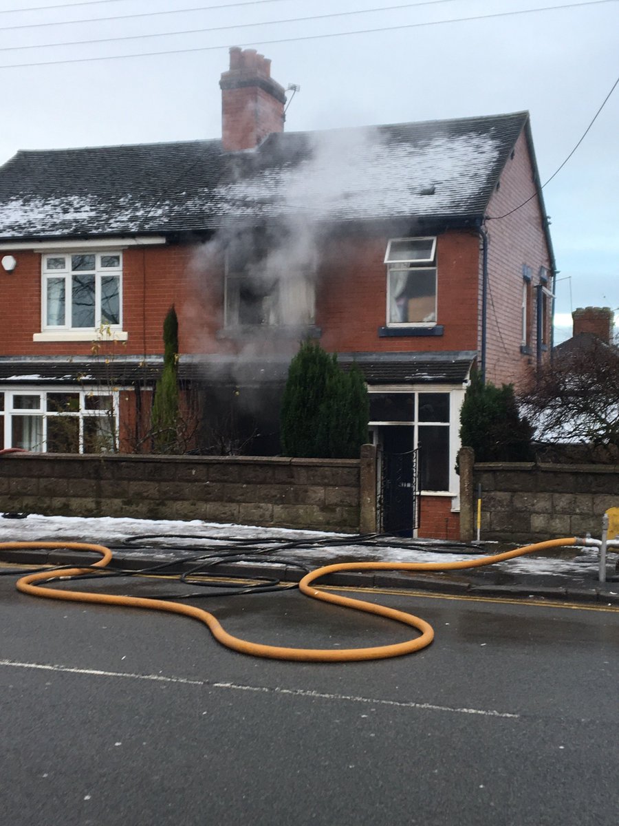 StaffsFire's tweet image. Firefighters are dealing with a house fire on High Lane, #Chell. Road is closed to deal with the incident which involves a fire in the front room of the house. No injuries reported. Please avoid the area.