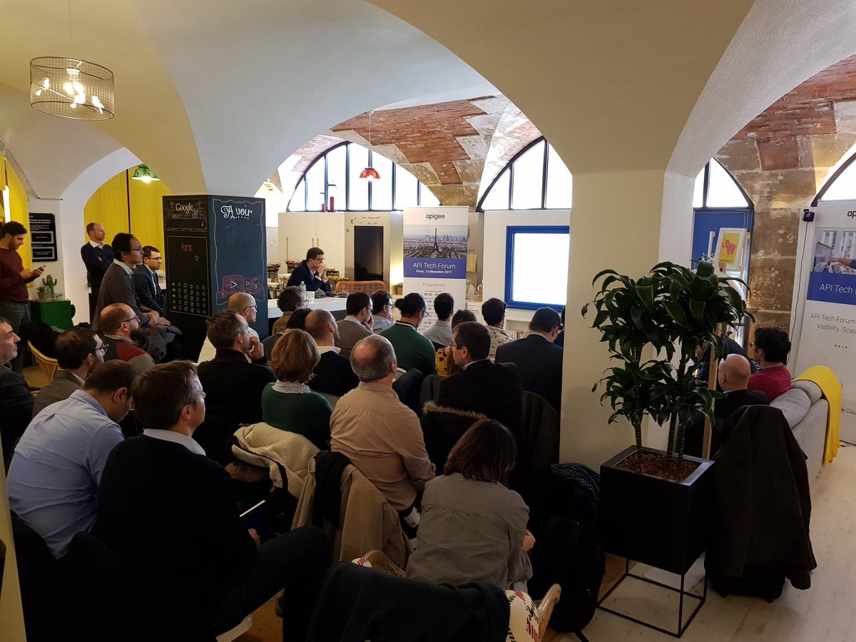ApigeeFR's tweet photo. Les API au service de votre Stratégie Digitale. Salle comble pour notre événement annuel @Apigee #GoogleCloudPlatform #DigitalTransformation https://t.co/tc0lePvwsZ