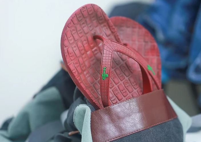 vennturcom's tweet photo. How to Pack a Beach Bag https://t.co/S0zVLm5Kga https://t.co/McWE5tBITH