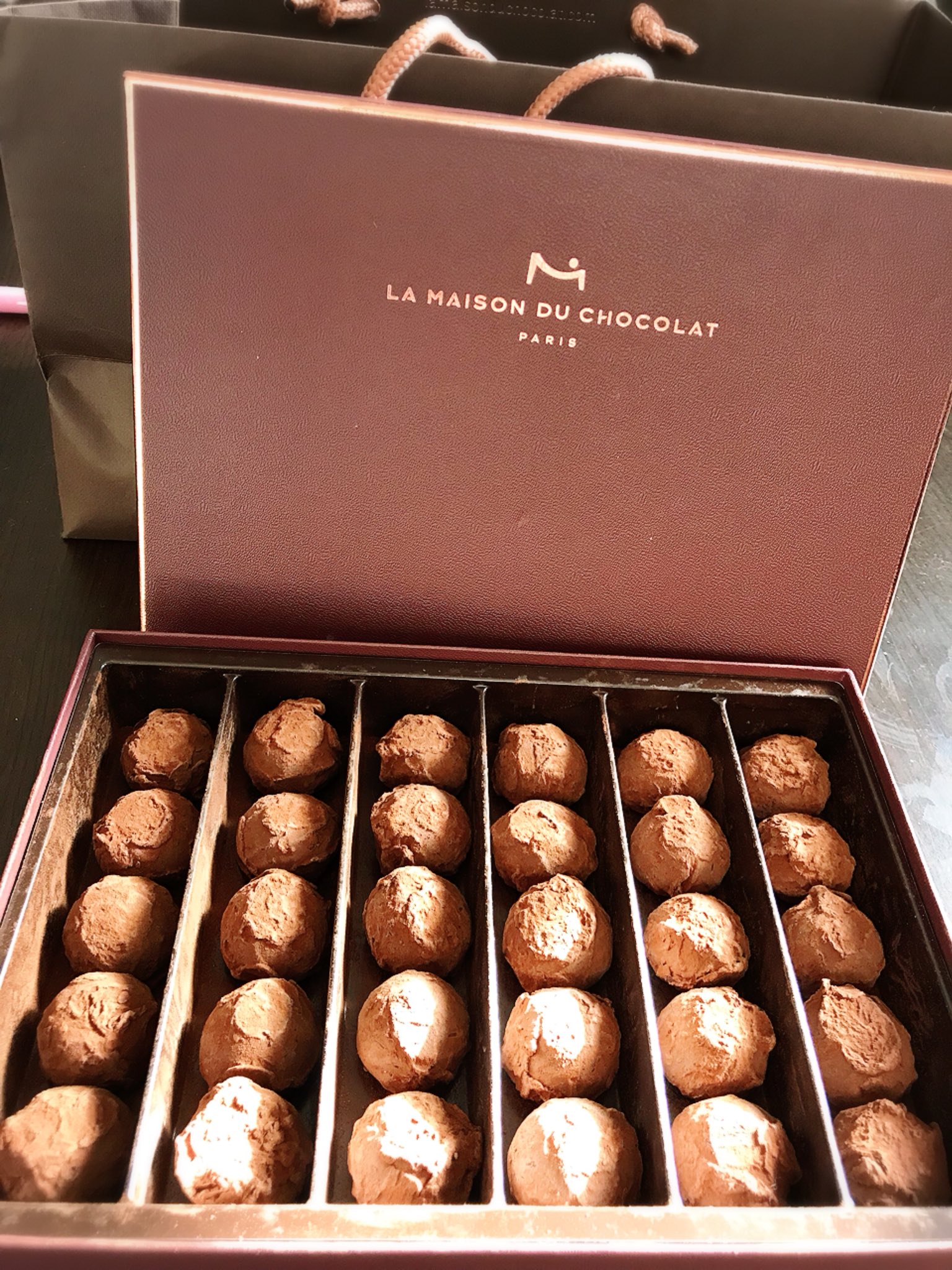 Cp さくみん みずほ Sur Twitter 冬はチョコが食べたい病にかかる 普段ジャンポールエヴァンが多いんだけどトリュフ好きなので今回はサロンデュショコラ イヴァンバレンティンがトリュフでは好きだけど年1なので この前弟にスイス土産のリンツあげ Cp さくみん みずほ Sur Twitter 冬はチョコが食べたい病にかかる 普段ジャンポールエヴァンが多いんだけどトリュフ好きなので今回はサロンデュショコラ イヴァンバレンティンがトリュフでは好きだけど年1なので この前弟にスイス土産のリンツあげ