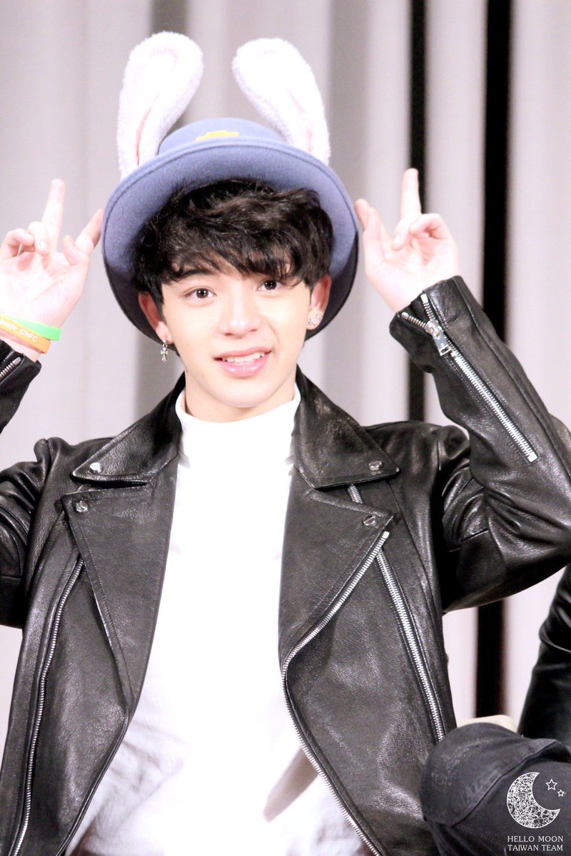 HelloMoonTWTEAM's tweet photo. 20171209 ไต้หวัน FM 
กระต่ายที่น่ารัก🐰
@basjtr #bbasjtr #บาสเด็กอ้วนที่แท้จริง
#6MoonsAsiaTour #6MoonsinTaipei https://t.co/Z6aHW0zPie