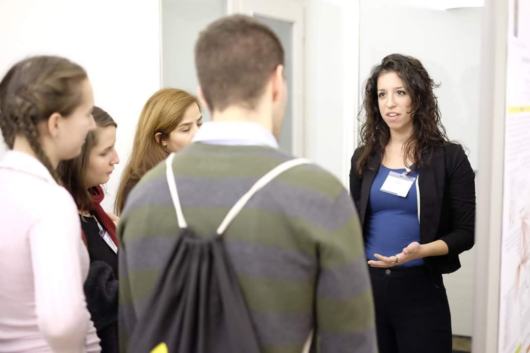 ChrysaSergaki's tweet image. Presenting our work on plant root - microbe interactions at #miCROPe2017 
@SchaferLab_UoW @giffordlab