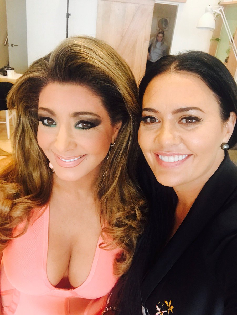 lydiaschiavello's tweet photo. Is it round or square? Are you watching @RHOMelbourne #RHOMelbourne with @Gina_Liano and I 😘 https://t.co/cmplozjnZQ