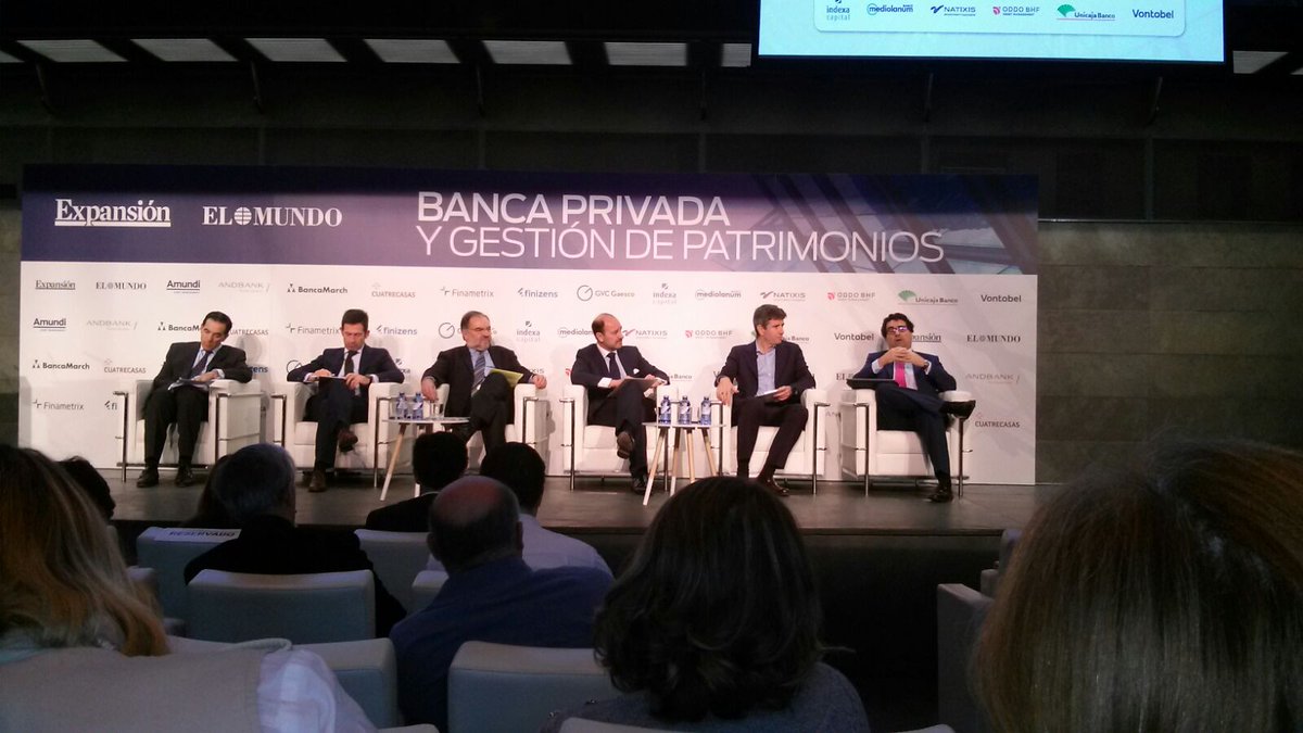 Lauragonalbo's tweet photo. Finalizado el primer panel de #bancaprivadaUE sobre Mifid II. "La gran sufridora será la banca retail. Necesidad de digitalización del proceso" Gran intervención de @Finametrix https://t.co/F18BC79AsE