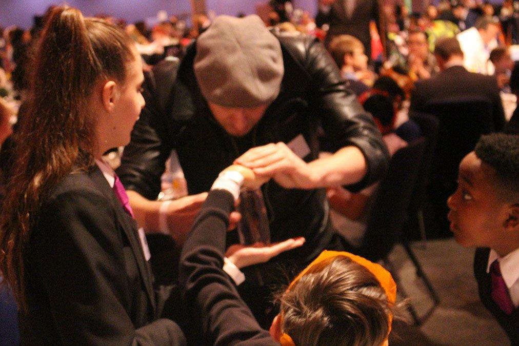 OasisAcademies's tweet image. @OasisAcademies students mesmerised by the magicians #generationcelebration #ONSA17 #UpCloseMagic