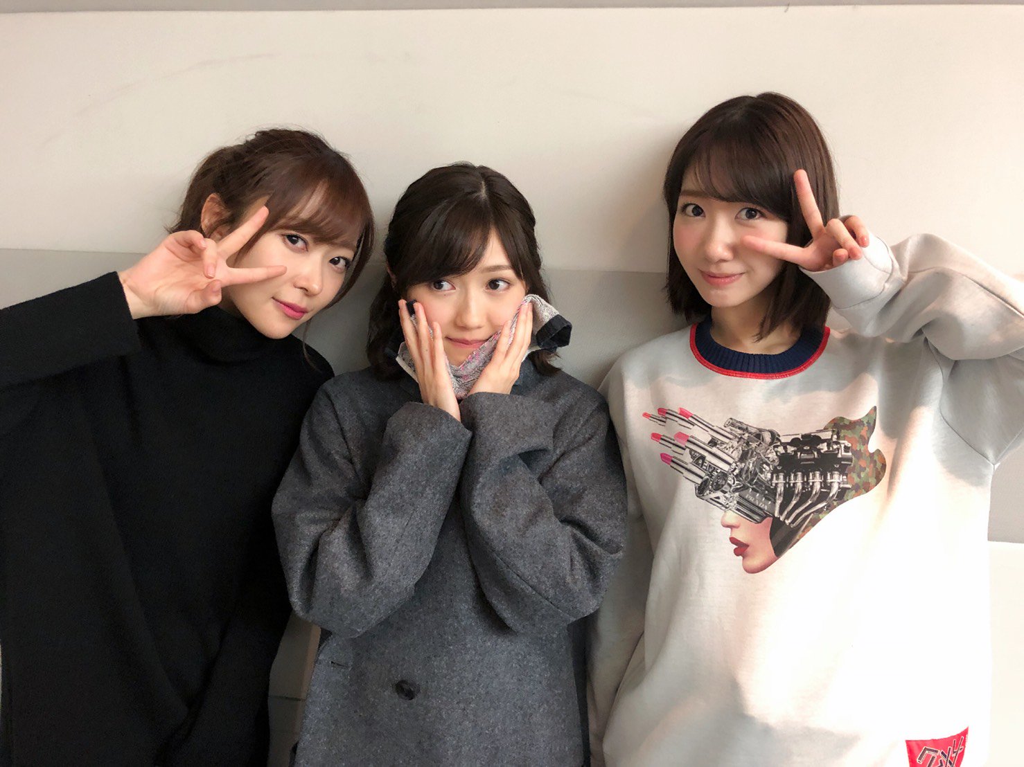今日の超目玉】 AKB48 柏木由紀、指原莉乃、渡辺麻友、その他直筆 今日の超目玉】 AKB48 柏木由紀、指原莉乃、渡辺麻友、その他直筆