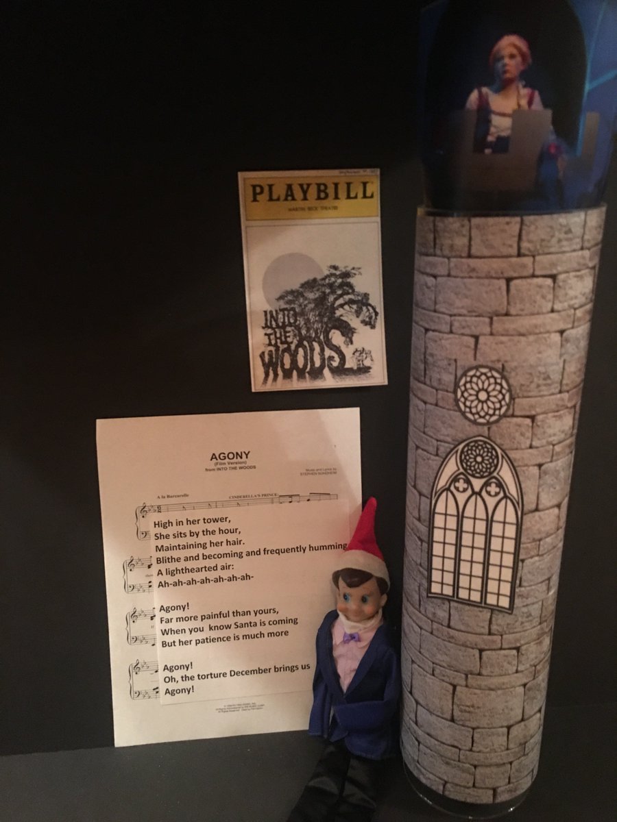 BroadwayDingle's tweet photo. Agony waiting for Santa. https://t.co/QxhgYElQer