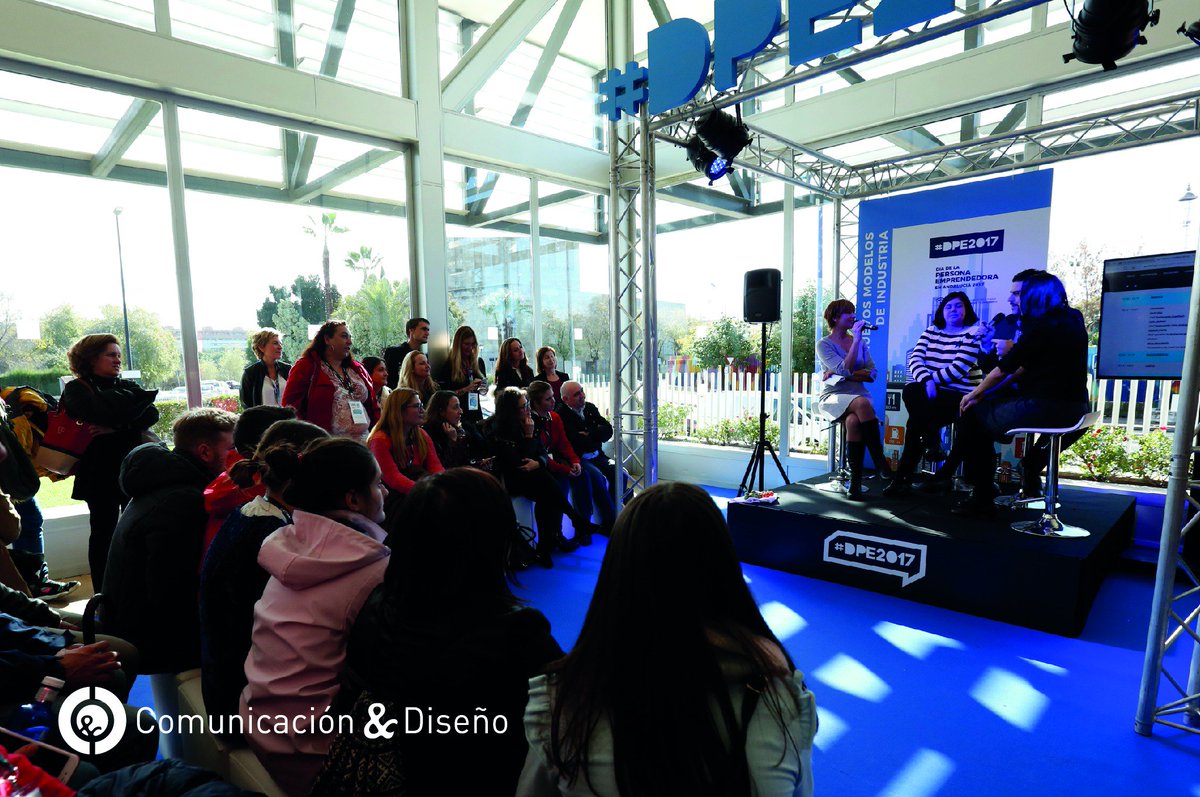 ComunicacionyDi's tweet photo. Estos son algunos ejemplos del diseño, organización y producción del #DPE2017 #corners #evento @albertodpaz @xantyelias @acanthum @celiajimenezcab @celia_rest @Rest_Alejandro @Gllds @pcarrillod @DMajada #JCarlosVegaChacón https://t.co/Unpc4R8XBq