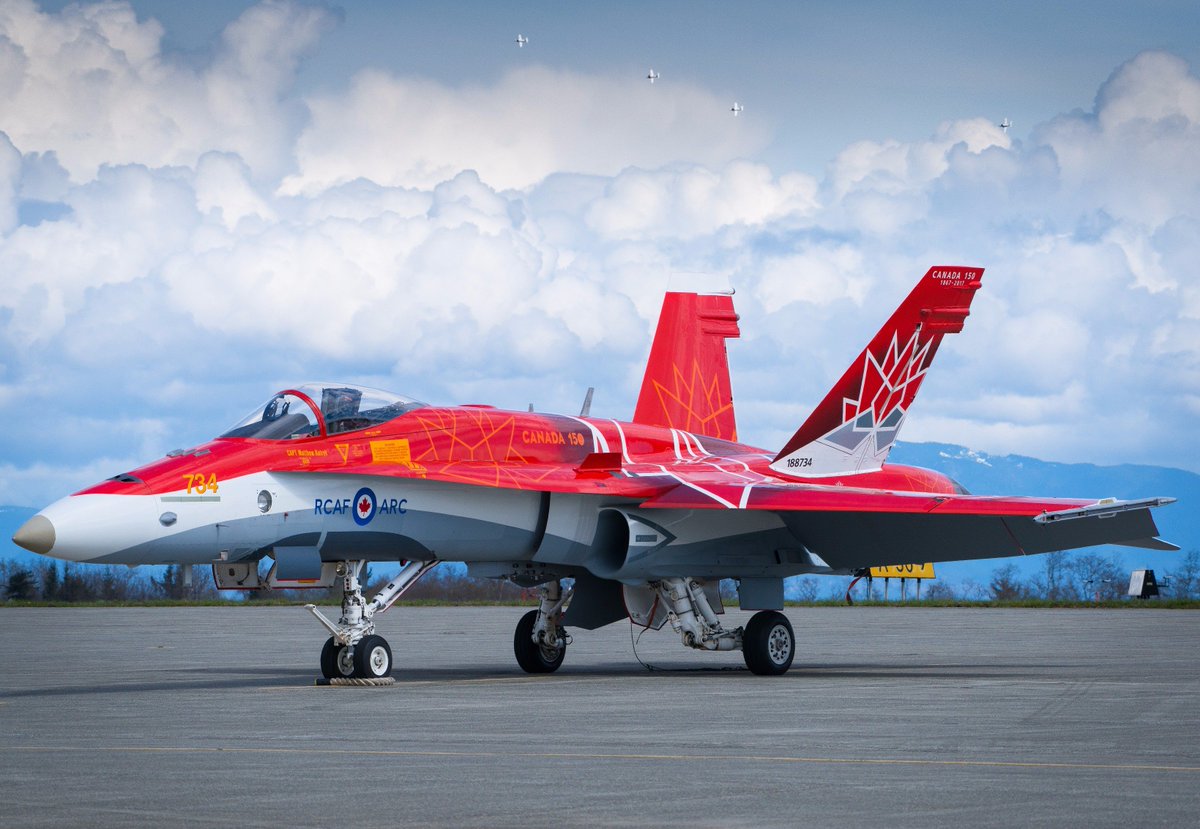 airtattoo's tweet image. First Aircraft Confirmation! It's official; the RCAF @CF18Demo will be at the 2018 Air Tattoo! 🇨🇦 Read more: bit.ly/2z8U1Ss
