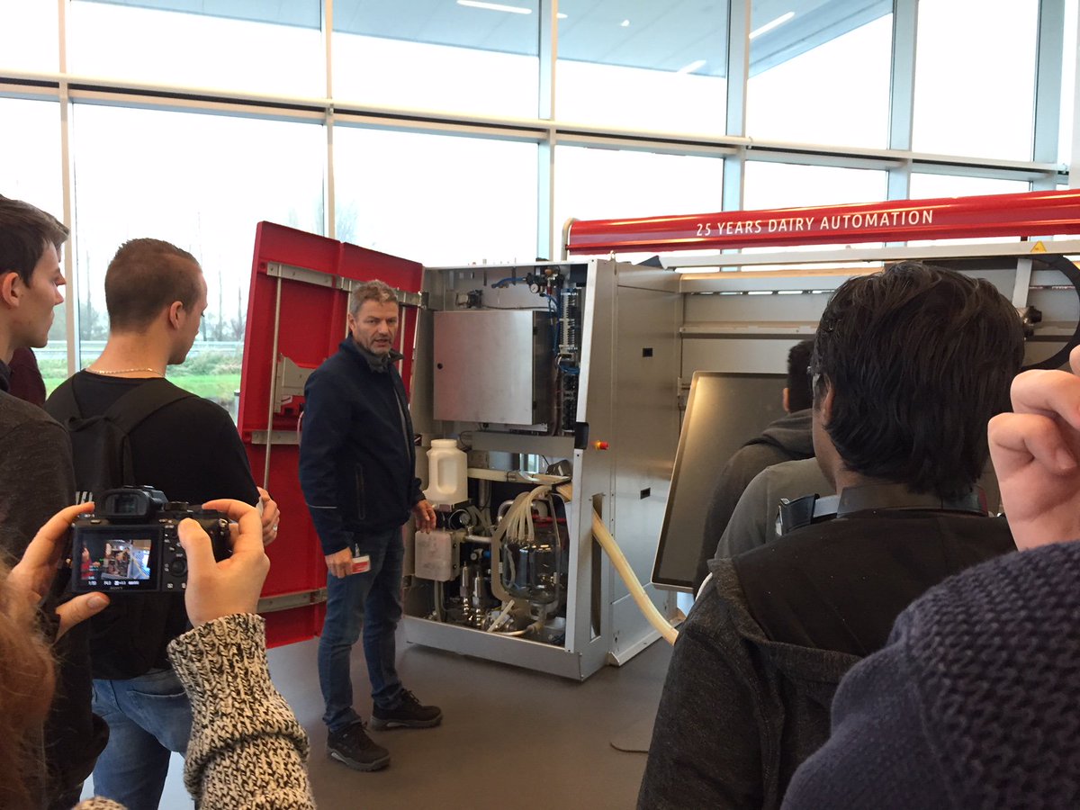 HTCDelft's tweet image. Leverancier van agrarische innovaties @LelyHolding per 1 januari partner van HTCDelft. Een goed begin van het nieuwe jaar! #robotmelken #slimboeren film: bit.ly/2AjcrxU