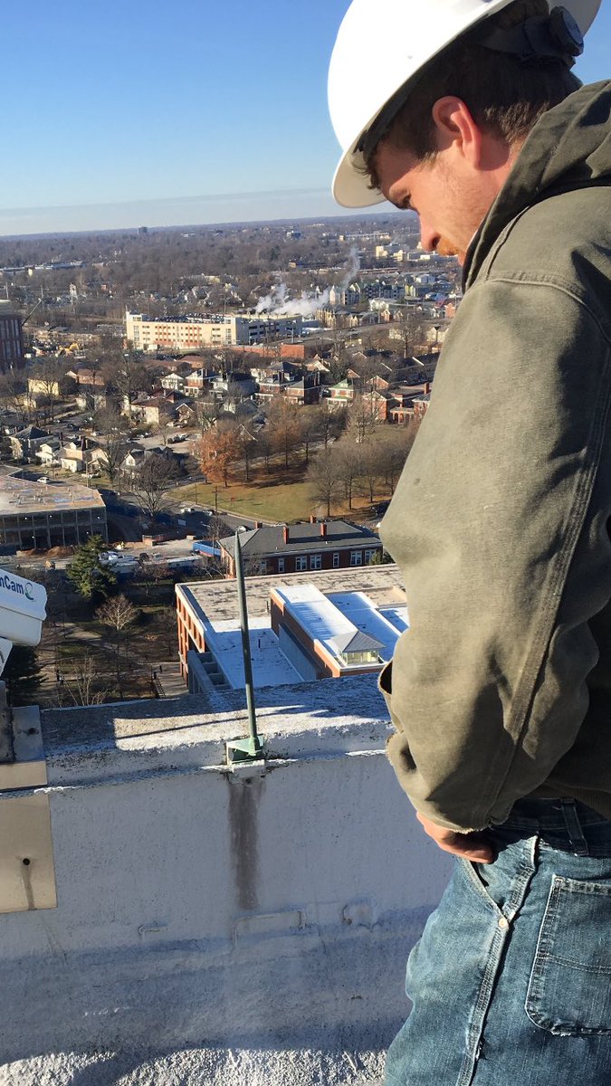 managedcontrols's tweet image. Construction camera relocation @universityofky for our partners @EarthCam.  Great view on a cold day.  #securitycameras #managedcontrols