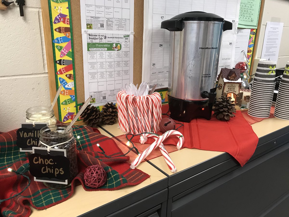 On the 5th Day of Christmas the SES staff deserves...a Hot Cocoa Bar! #NationalHotCocoaDay #momsasprincipals #principalsinaction @southoldelem