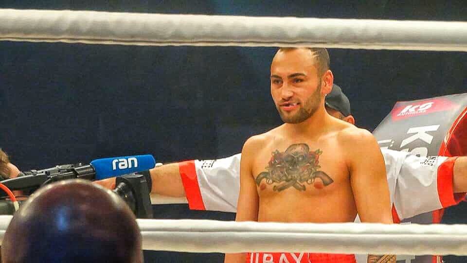 IlbayDeniz's tweet photo. 👊🏻I SMILE NOW, CUZ I KNOW I WILL MAKE MY OPPONENT CRY LATER👊🏻
#boxen #Boxing #Boxer #Fighter #winning #champ #champion #ImNeverScared #Cologne #germany #IlbayBoxing #ParilloBoxing #PunishmentFamily #HuntingtonBeach #BenLee #Unstoppable #Unbreakable #champ #cyborgnation #TIT https://t.co/XvllIbk8iy