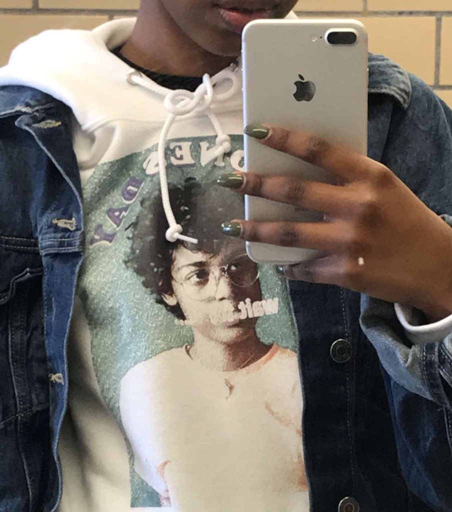 h0ly_gee's tweet photo. Y’all only wear pink on Wednesday’s, I only wear myself ! https://t.co/YdxATwMK5t