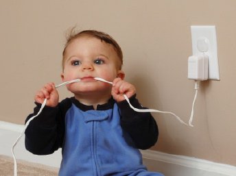 CastroElectric's tweet image. Keep your little one safe at home! Electricity can be extremely dangerous for curious kids: bit.ly/2vk0Iwn