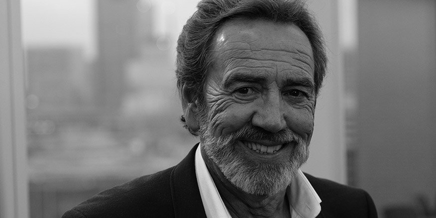 We\d like to wish a very happy birthday to actor Robert Lindsay. 