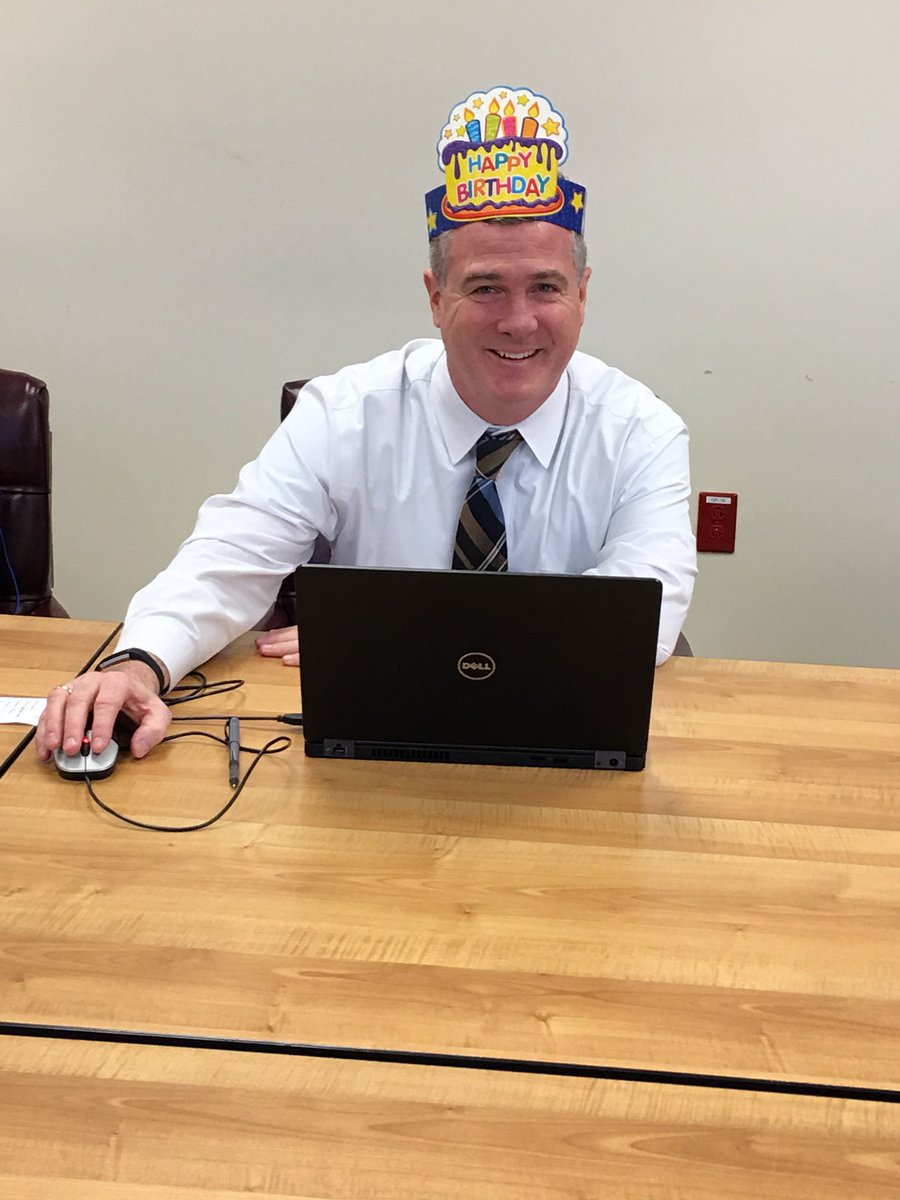 LARanieri12's tweet photo. King Milo and Birthday Bob! https://t.co/SbCDrm1haw