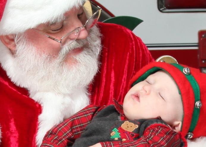 Gregg W. Carter (@greggwcarter) on Twitter photo Supporting the <a href="/SterlingFire/">Sterling VFC</a> with Santa!  #ProtectServeEducate Supporting the <a href="/SterlingFire/">Sterling VFC</a> with Santa!  #ProtectServeEducate