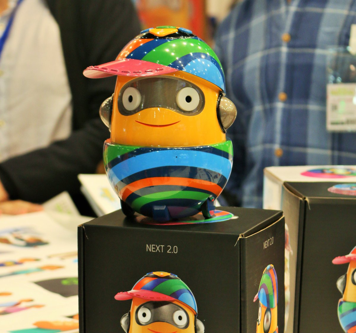 SIMOEDU_'s tweet photo. .@Edelvives presentó en #SIMOEDU17 sus proyectos tecnológicos estrella en el ámbito de la robótica y de la promoción de la lectura: Next Robótica Edelvives y Ta-tum https://t.co/I3xQTykJu6