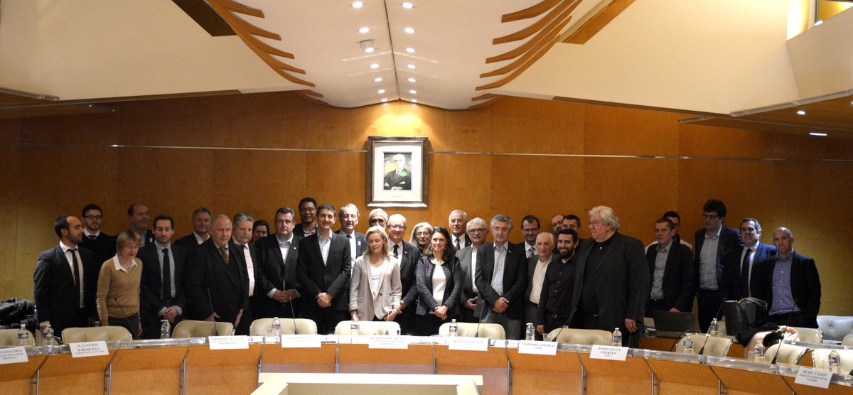 EquipeFRA's tweet photo. #sportpro La Commission Sport Professionnel du #CNOSF, une commission "primordiale" ! Retour sur la réunion de lancement tenue hier à la Maison du sport français : https://t.co/BzdHYEhJX6 https://t.co/3IFPDF4XKS