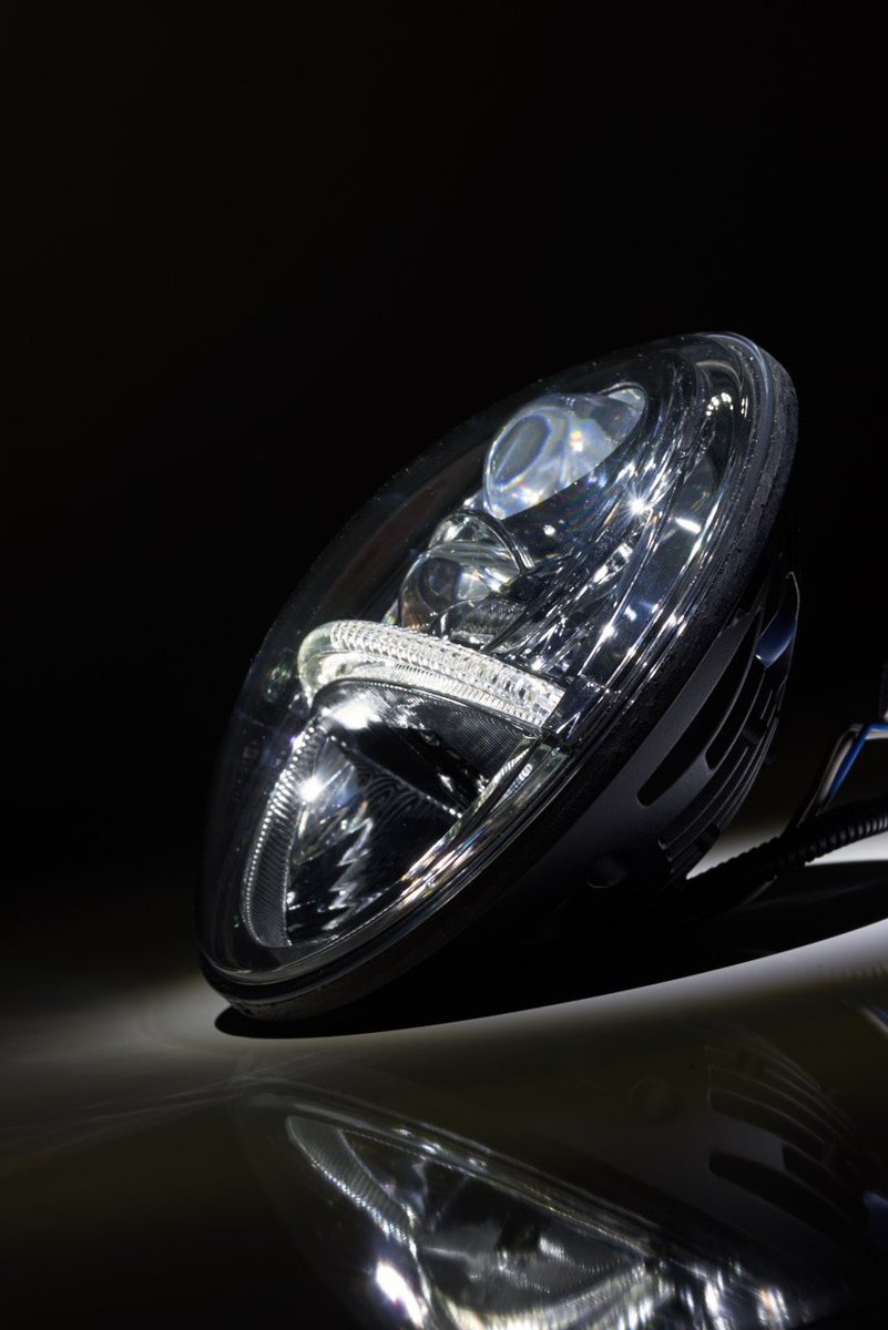 stonepix's tweet photo. https://t.co/gK1om6T5VS
#nolden #biled #landroverdefender #ledhauptscheinwerfer #7zollled #ekennzeichen #tuevgeprueft https://t.co/JFVKJgdHiK