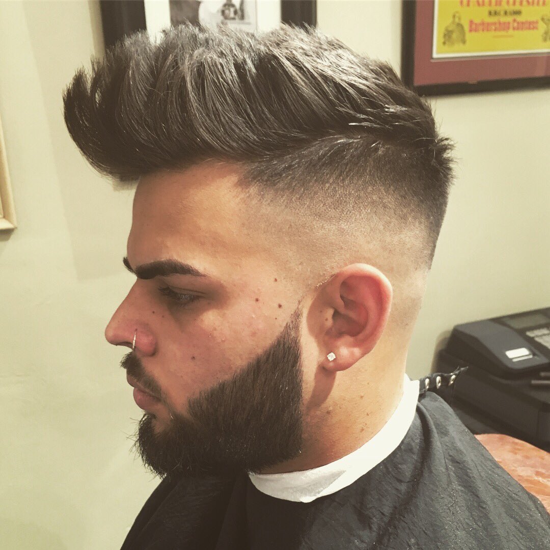 TipsBarton's tweet photo. #Manchester #barber £19 haircuts just for today, ask for tom 💈💈 https://t.co/IpCc4z4FAi