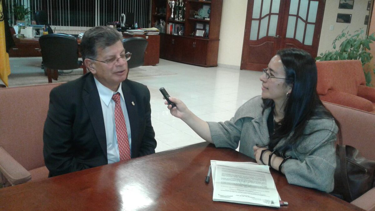 uptcradio's tweet photo. #RectoríaAlAire “Crecimos en cuanto a lo que tiene que ver con programas académicos ofertados, programas académicos acreditados en alta calidad, crecimos en cuanto a grupos de investigación, en número de revistas indexadas” Dr. Alfonso López, rector @universidaduptc https://t.co/fbwvsHuxwR
