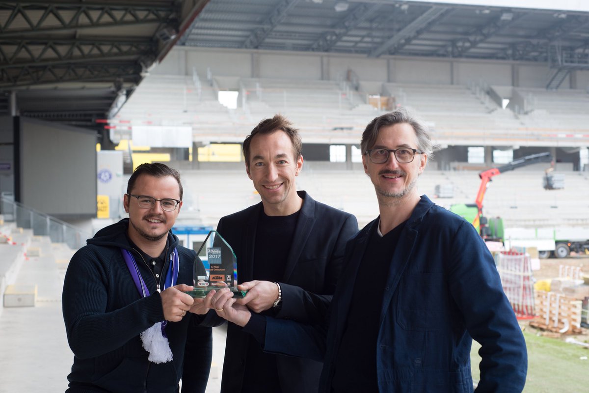 m_ortlechner's tweet photo. Dritter geworden und trotzdem zufrieden damit! ;-)
Vielen Dank für die Überreichung des #BusinessAthleteAward2017!
#VIOLAFIT / #PLAYERHUNTER https://t.co/DJsK7KFzHq