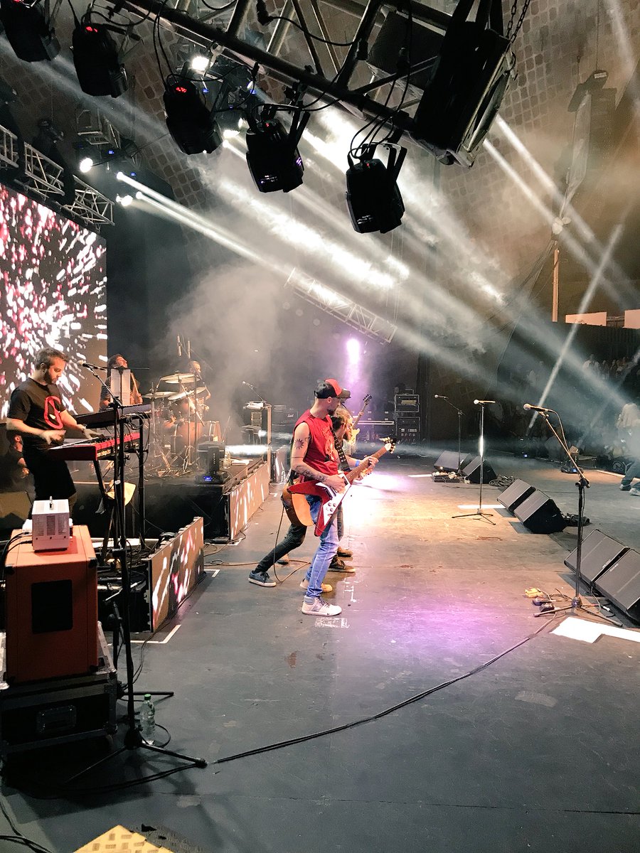 EGBrancciari's tweet photo. Ayer fuimos con Santino a ver a @OnceTirosComUy . El show explota mas que nunca.🤟🏽💪🏾🕺🏾 https://t.co/tvW5TUZzFX
