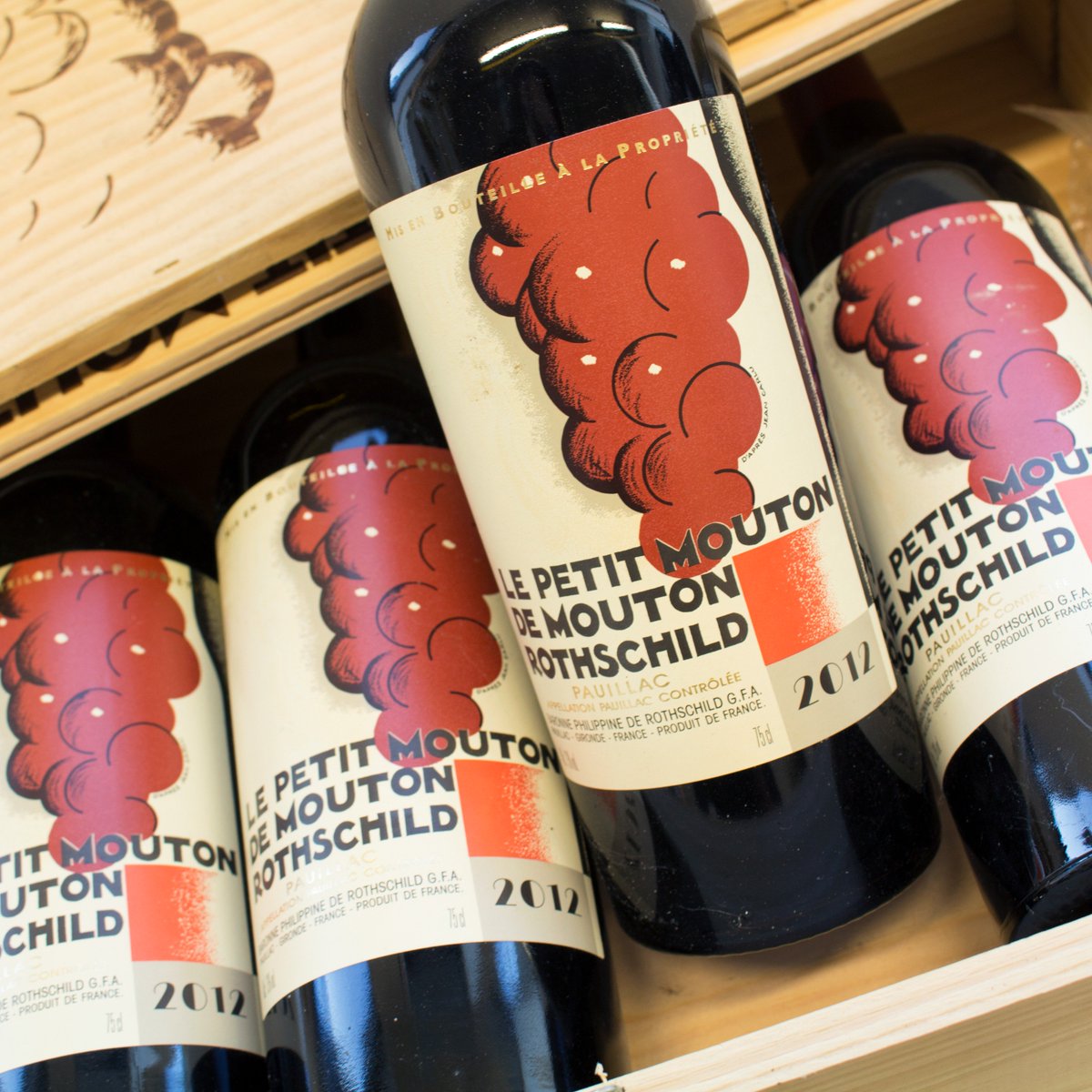 CultWinesUK's tweet photo. Second wines took the lead in 2017 with Second Wine 50 up 17.6% in the past 12 months https://t.co/KaYOxEOL97 #FirstGrowth #Bordeaux #SecondWine #MoutonRothschild #CarruadedeLafte https://t.co/kf2VAtZA9G