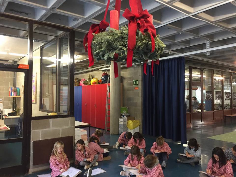 thaubarcelona's tweet photo. Dibuixem la corona d’Advent.
#2nprimària
#tempsdadvent
#thaubcn https://t.co/gDB0AZZR25