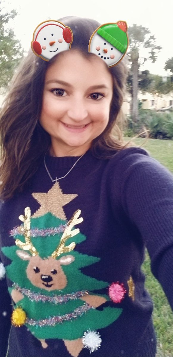 msjvanwinkle's tweet photo. I will be #pbcCKLA training so I am missing out on the Verde sweater party 😢 #stillworeit @VerdePrincipal https://t.co/jWBUPXKcAq