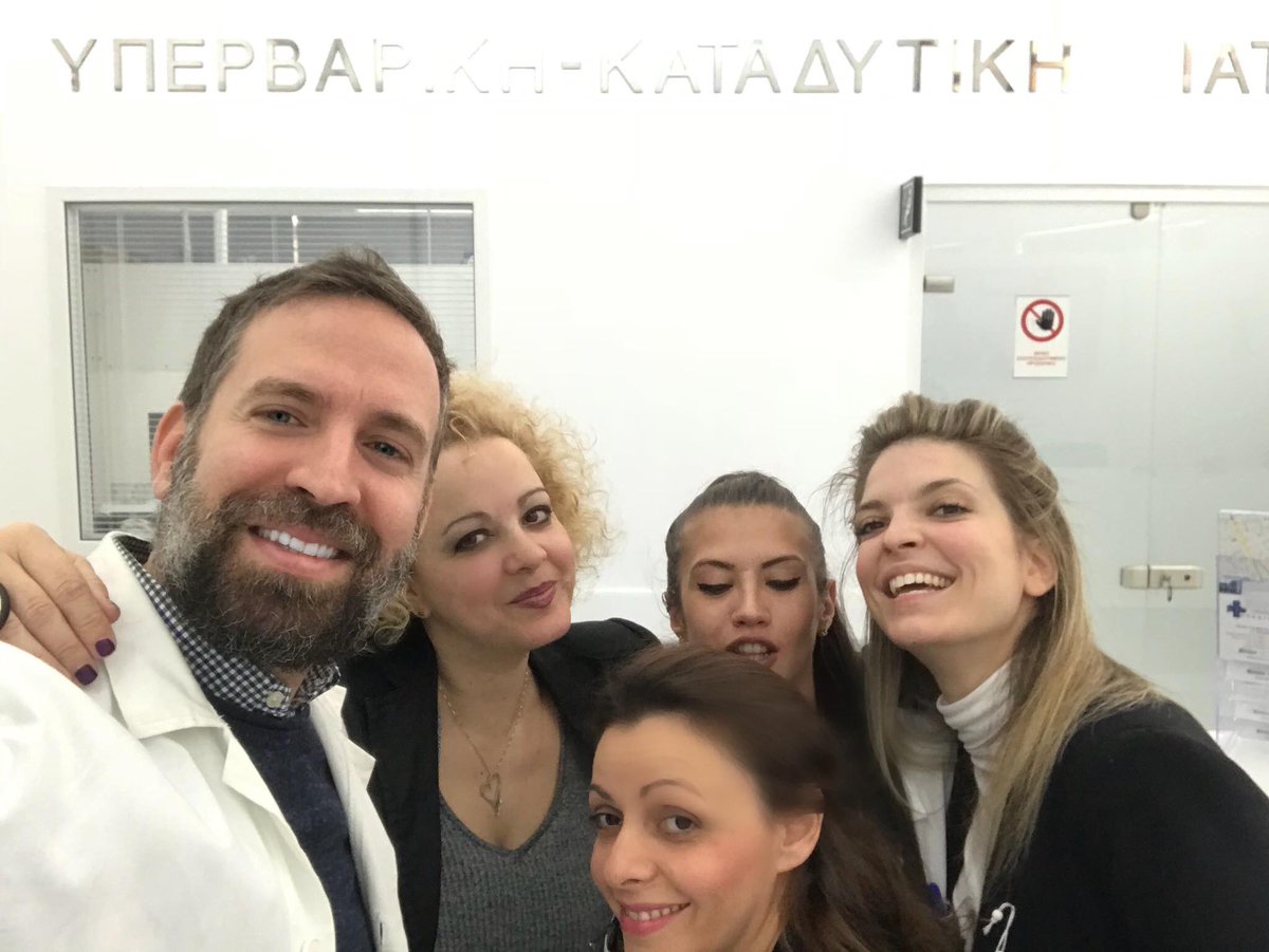 Doriagr's tweet photo. Με τον αγαπητό Χειρουργό, Οφθαλμίατρο, Δημήτρη Πανταζή και τα κορίτσια του #MediOne Day Clinic (Αρχάγγελοι)
#Χρόνια πολλά και καλές #γιορτές!! https://t.co/O0j3Ku5slO