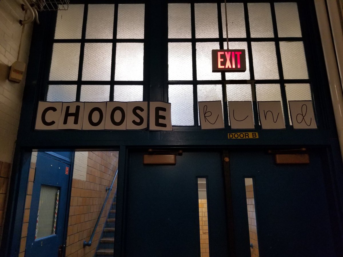 MynamesandreaSo's tweet image. 6th, 7th grade students and staff at @BPSEdwards are excited to go on Field Trip and watch Wonder.  #TeachKindness #ChooseKind