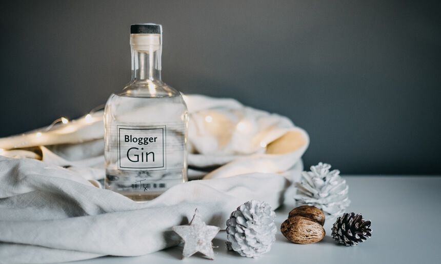 BloggerGin's tweet image. Proud to appear as the latest: "Meet The Maker" buff.ly/2z7YeWt over on @TheGinParlour blog.  Don't forget if you want to buy a bottle you only have until Sunday to get a "guaranteed before Christmas" order in!