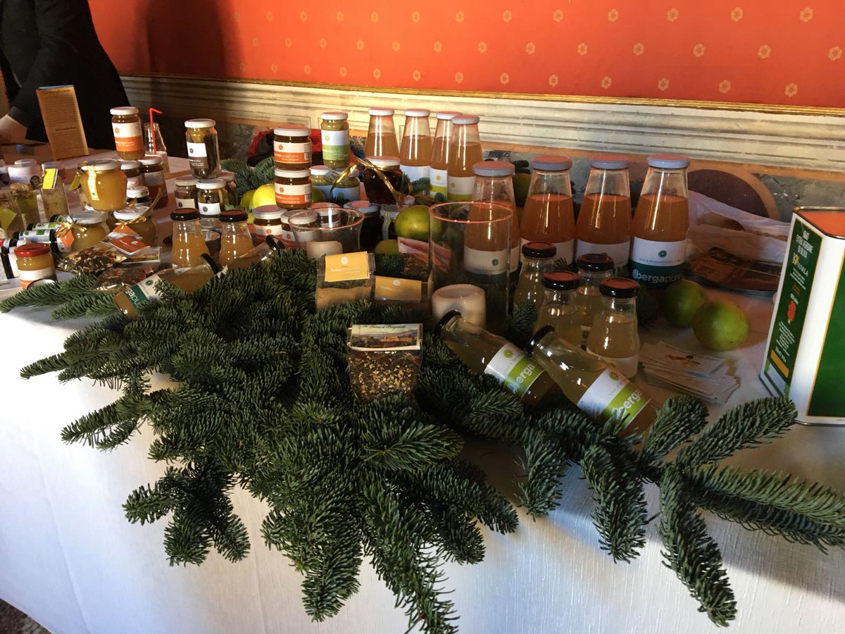 Ecco un'anteprima dell'allestimento della Stanza delle eccellenze meridionali! Vi aspettiamo a Roma- Palazzo Ferrajoli!
#consumameridionale #generazioneassud #stelledelsud2017