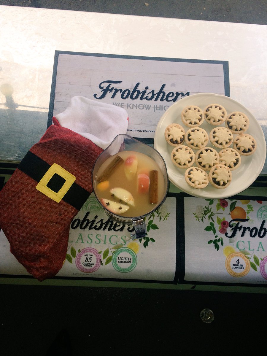 frobishersH's tweet photo. It’s beginning to look a lot like Christmas. #mulledapple #frobishers @BidfoodUK @Frobishers @The_Devon_Hotel https://t.co/EavVlQXfEQ