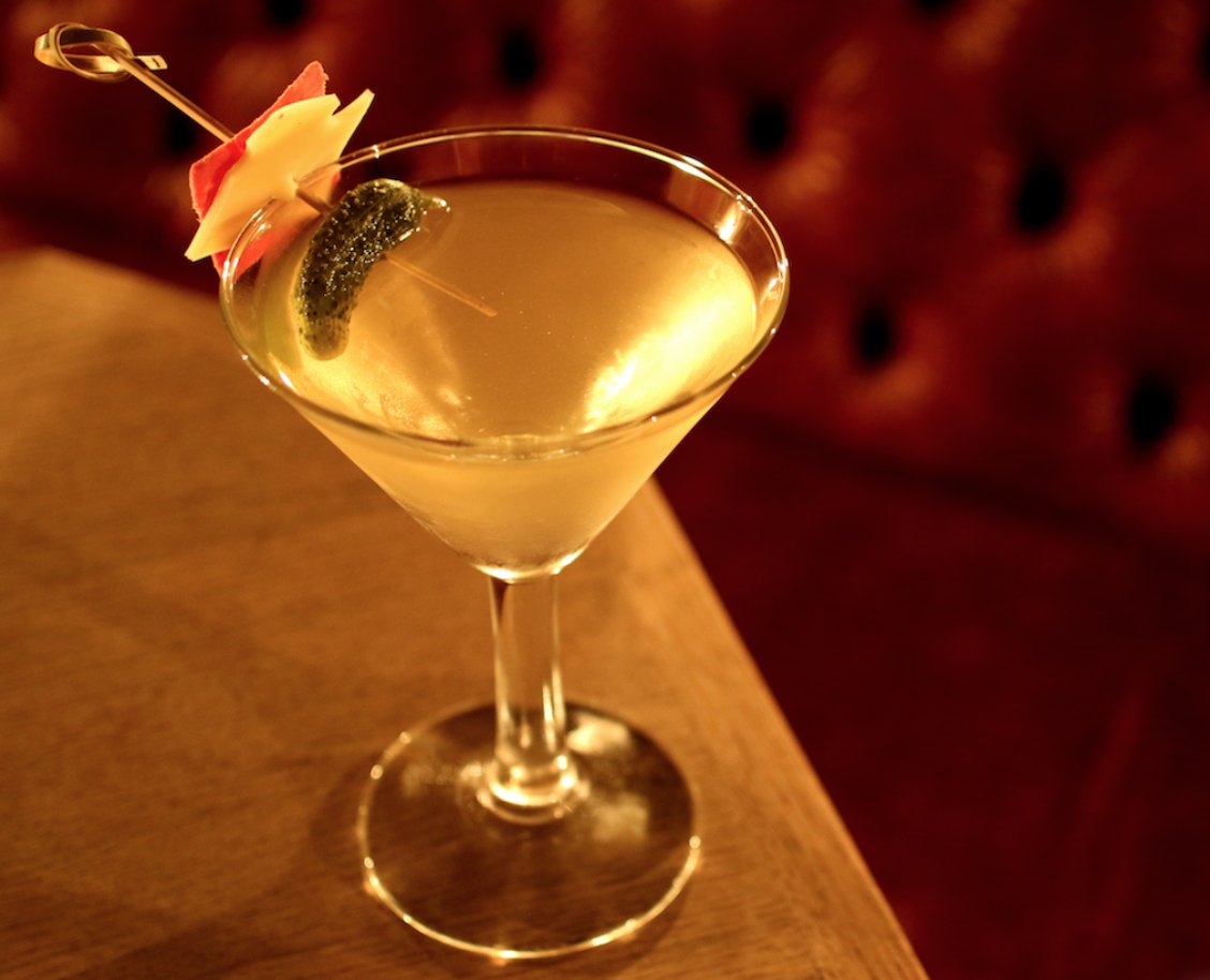 RebeccaBarChick's tweet photo. Looking for ways to entertain yourself? I wrote a piece for @cocktaillovers about the best new openings, events & pop-ups happening in December - featuring Nuala, The Treehouse at @OblixRestaurant, @ttliquor, @bubblebrothers, @KetelOne and @Callooh_callay https://t.co/YHWIEcoWPP https://t.co/NjPDwuhPZu
