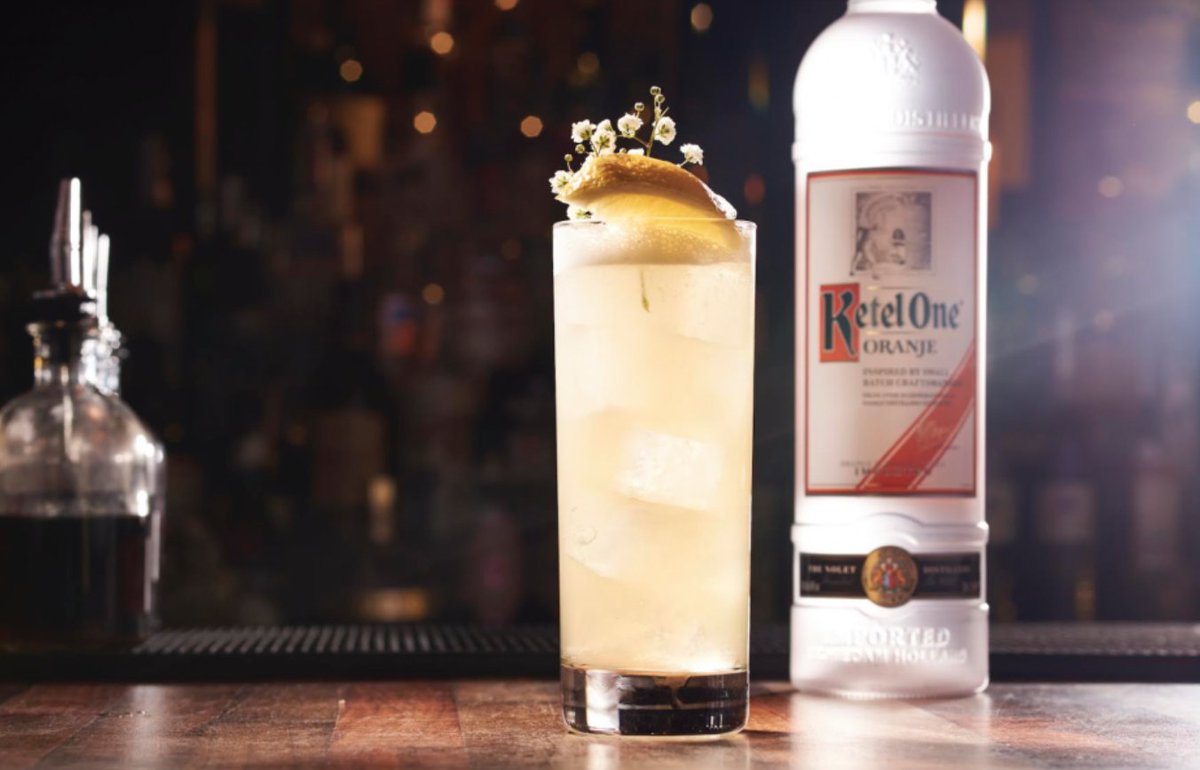 RebeccaBarChick's tweet photo. Looking for ways to entertain yourself? I wrote a piece for @cocktaillovers about the best new openings, events & pop-ups happening in December - featuring Nuala, The Treehouse at @OblixRestaurant, @ttliquor, @bubblebrothers, @KetelOne and @Callooh_callay https://t.co/YHWIEcoWPP https://t.co/NjPDwuhPZu
