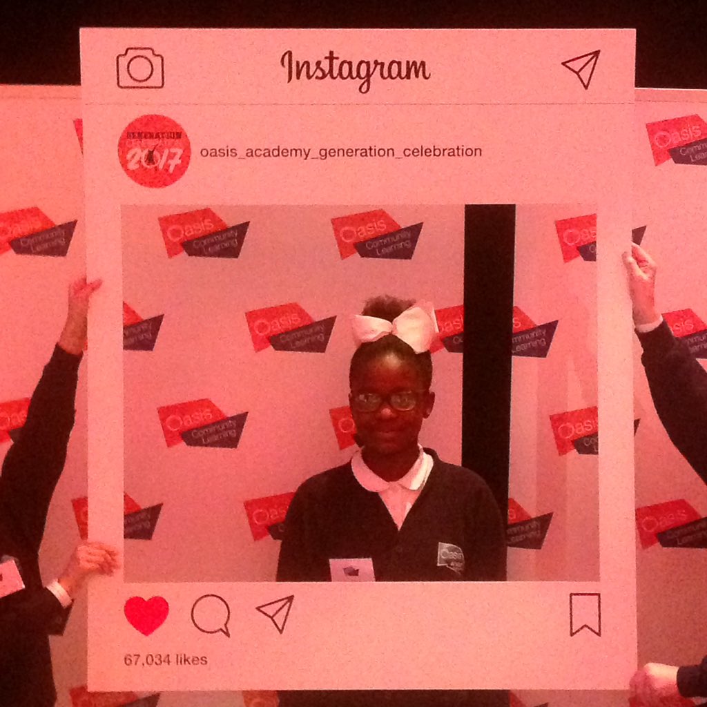 OasisHarpur's tweet image. Wow! We are having a super time at the awards! #GenerationCelebration #ONSA17