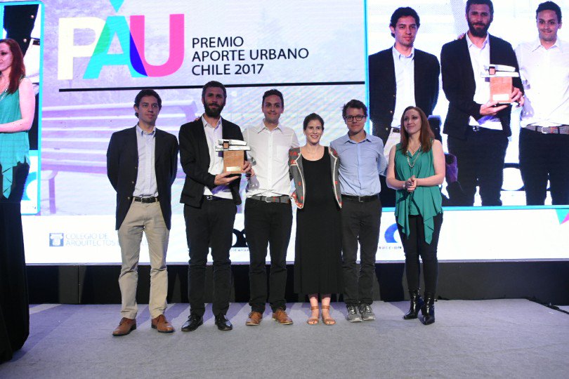 CChC_Chile's tweet photo. 🔹 Hoy premiamos las obras destacadas que han logrado una vinculación con el entorno y que son un aporte para la calidad de vida 👏👏 #PAU2017 @Minvu @colegioarq y @AOA_Chile https://t.co/HebbPd8ZuQ