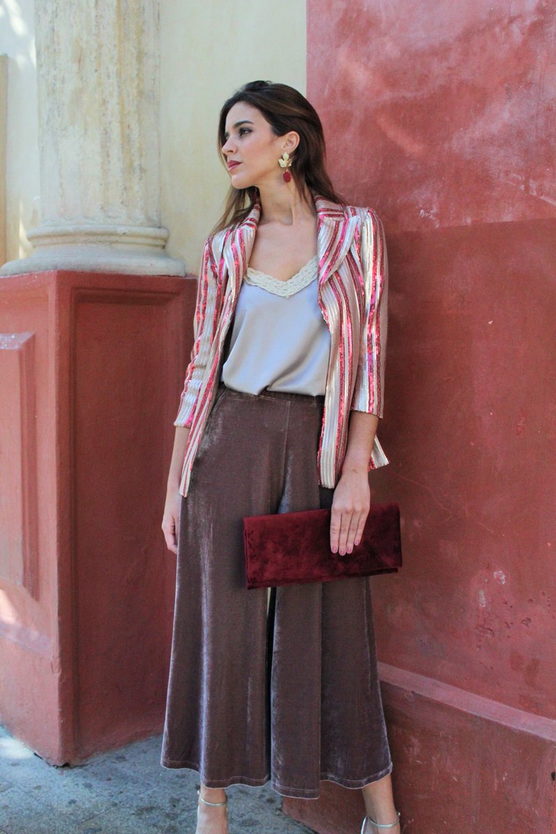 Trjano11's tweet photo. Velvet 💓

Enamoradas de nuestro pantalón color topo velvet. 

Disponible en nuestra tienda online https://t.co/uEEqLRuSzl  🛍

#Trajano11 #invitadastrajano #tendencias #tendenciastrajano #velvet #topo #style #wedding #events #colortopo #invitadaperfecta https://t.co/90xYXjWQIY